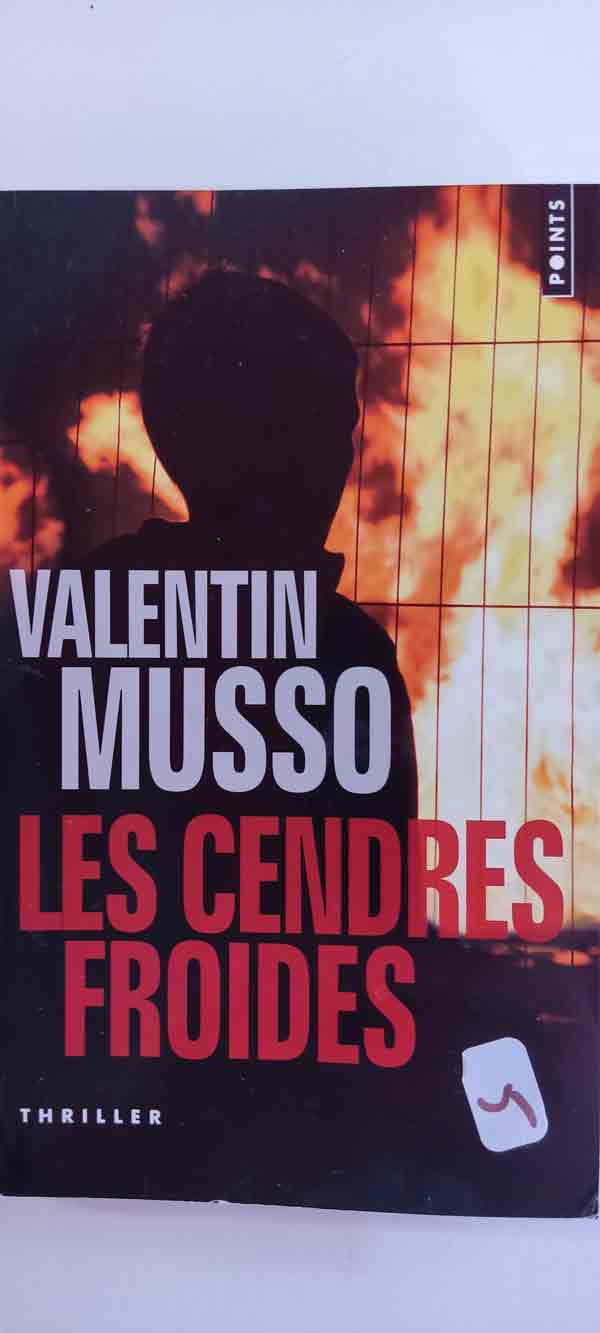 Les cendres froides : livres pas cher d'occasion, de seconde main de l'association Lire et Créer